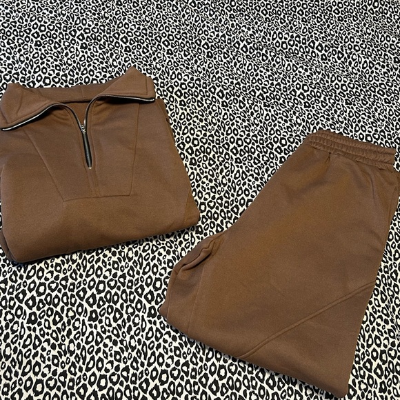 Jogging Set - Picture 7 of 8